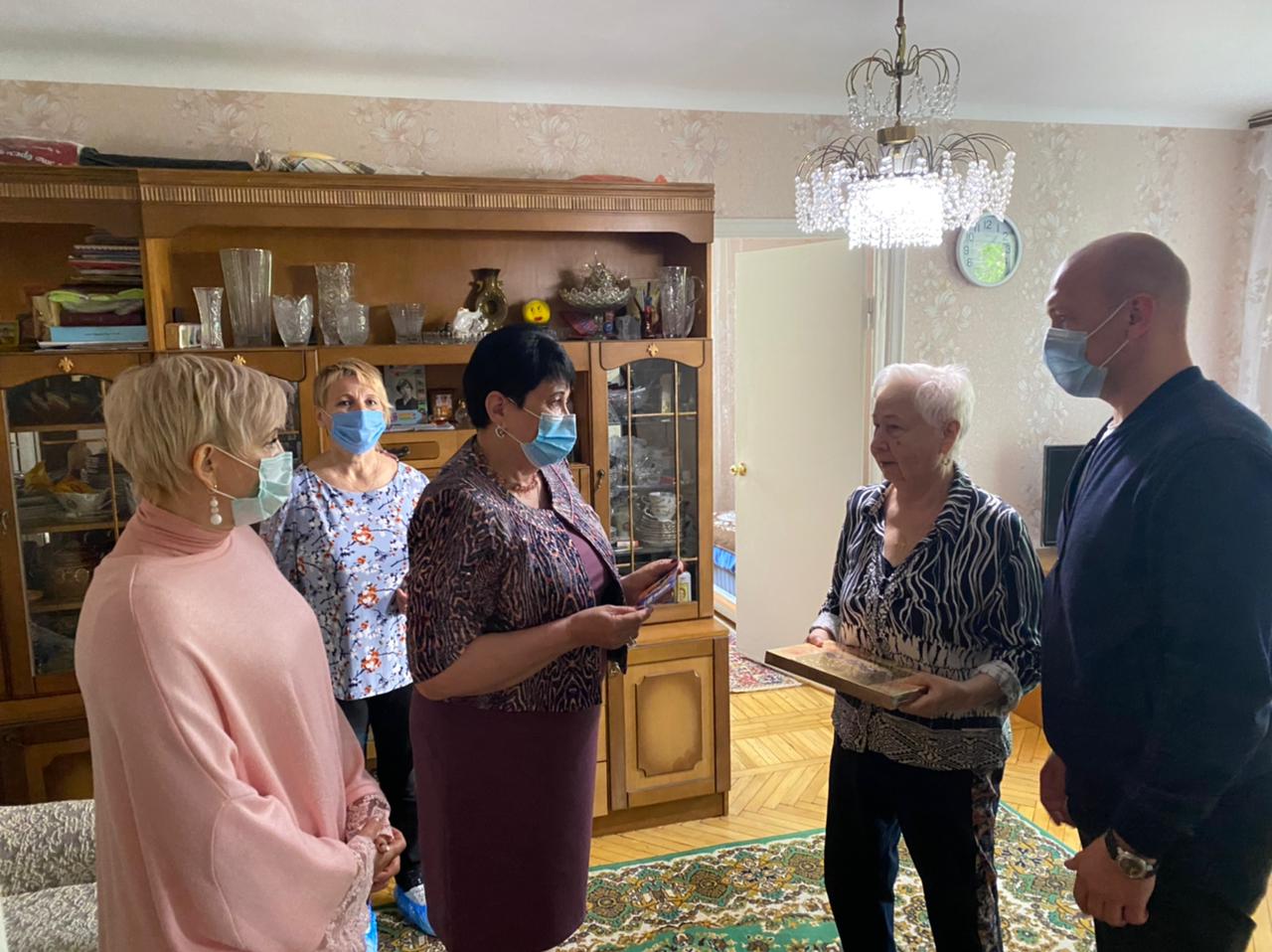 IMG e500f6860aa37e9115f42de66be90806 V